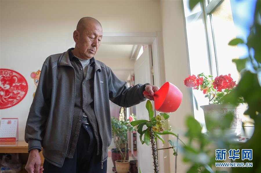 （全面建成小康社會“百城千縣萬村調研行”·圖文互動）（1）“麻煩村”變形記——內(nèi)蒙古白青堯村的多彩生活