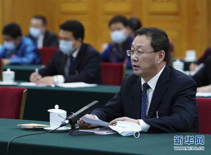 （新華全媒頭條·圖文互動）（9）從人民中汲取磅礴力量——習(xí)近平總書記同出席2020年全國兩會人大代表、政協(xié)委員共商國是紀(jì)實(shí)