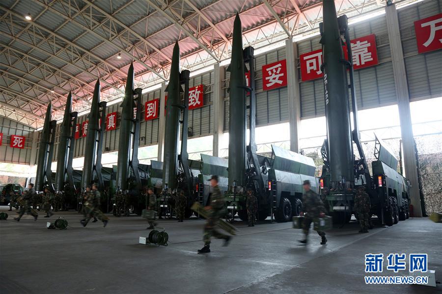 （新華全媒頭條·圖文互動(dòng)）（11）沿著中國(guó)特色強(qiáng)軍之路闊步前進(jìn)——黨中央、中央軍委領(lǐng)導(dǎo)推進(jìn)國(guó)防和軍隊(duì)建設(shè)70年紀(jì)實(shí)