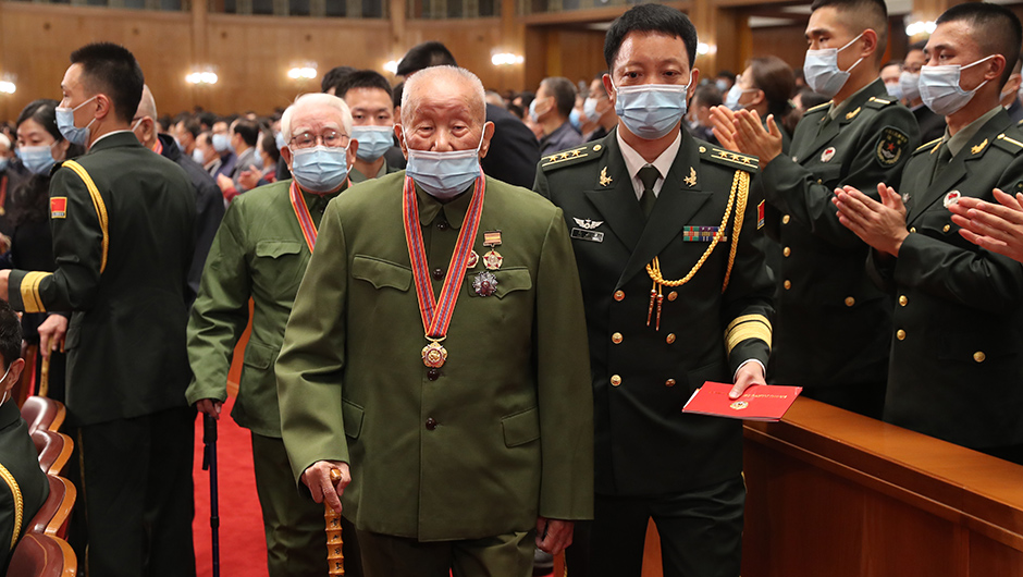 志愿軍老戰(zhàn)士、老同志入場