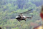 空軍首次向地震災(zāi)區(qū)進(jìn)行大規(guī)?？胀? /></a></td>
</tr>
<tr>
<td height=