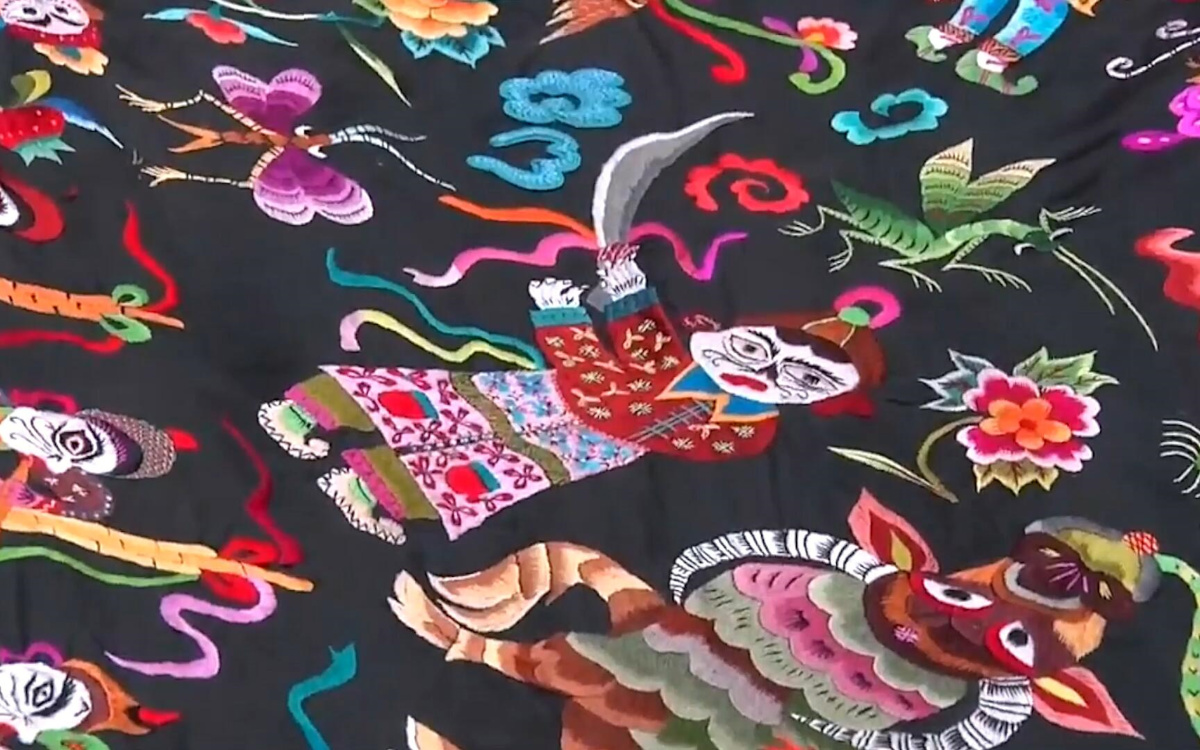 苗繡繡品慢慢得到市場認(rèn)可，回鄉(xiāng)的繡娘逐漸多了起來