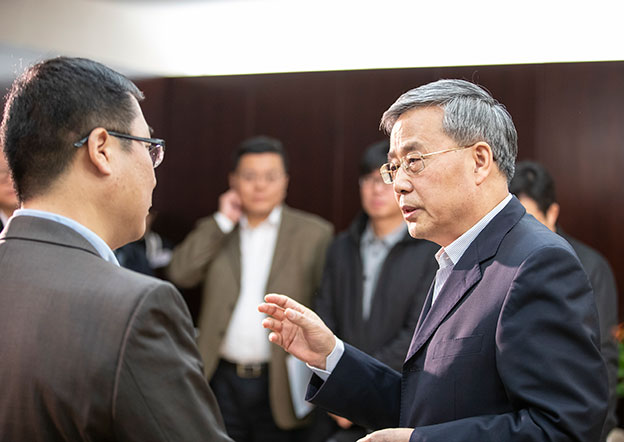 讓銀行業(yè)金融機構(gòu)愿意做、能夠做、也會做民營企業(yè)業(yè)務