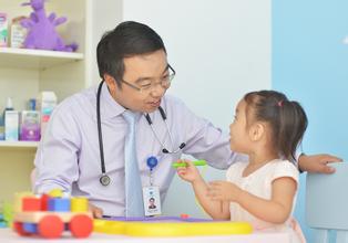 加強兒科醫(yī)生、助產(chǎn)士等緊缺人才培養(yǎng)