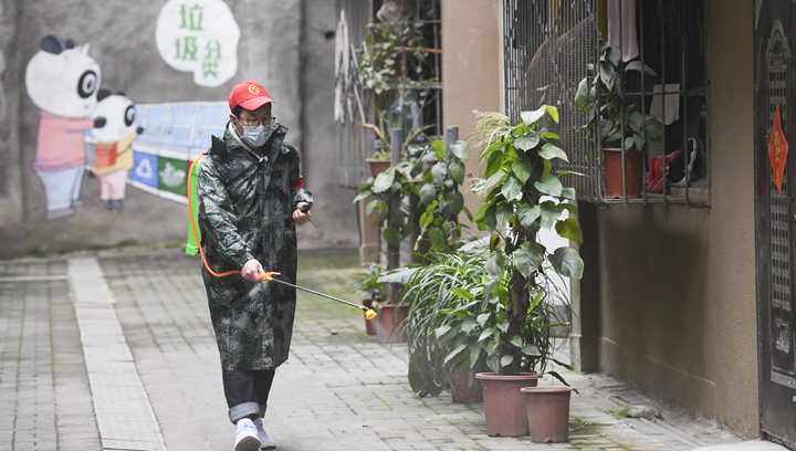 辛識(shí)平：致敬！按下“快進(jìn)鍵”的平凡英雄