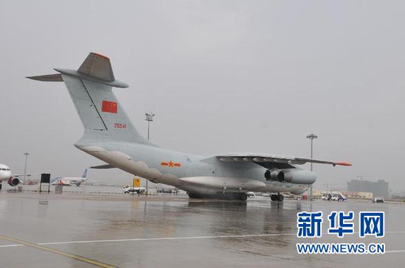 （搜尋馬航370航班·圖文互動）（5）中國空軍3架運輸機抵達(dá)馬來西亞 將展開海外搜救行動 