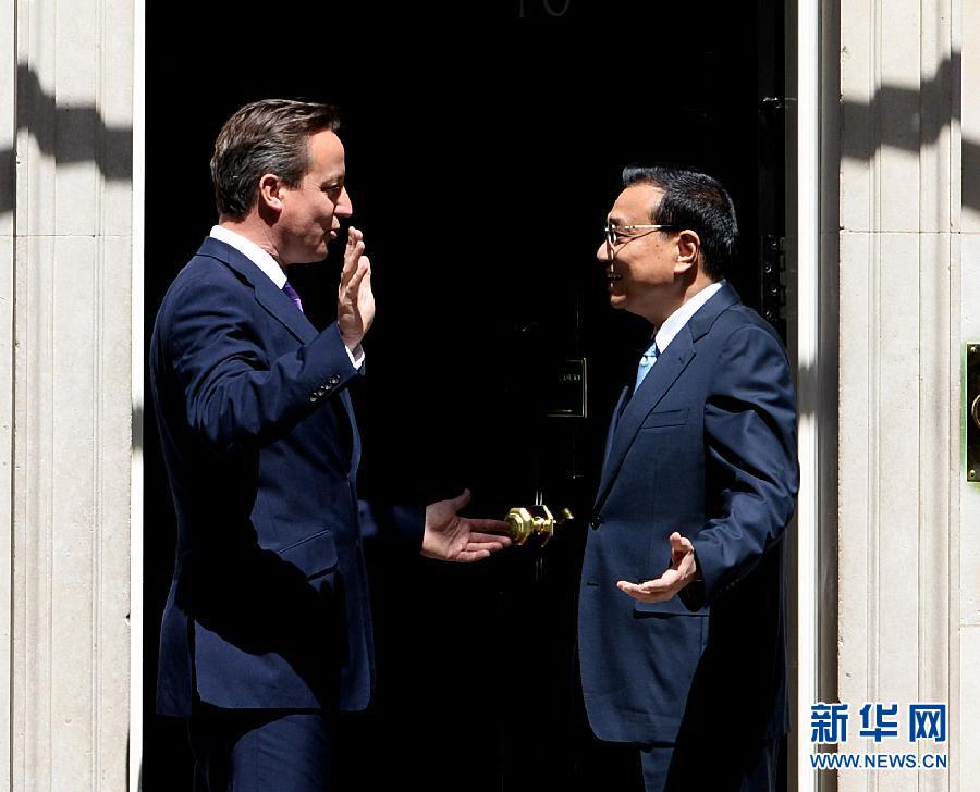 6月17日，中國國務(wù)院總理李克強在倫敦唐寧街10號首相府同英國首相卡梅倫舉行中英總理年度會晤。新華社記者 李濤 攝