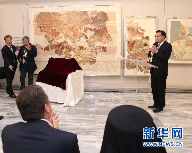 6月21日，國務(wù)院總理李克強與希臘總理薩馬拉斯共同出席希臘伊拉克利翁博物館新館開館儀式并發(fā)表講話。 新華社記者 龐興雷 攝 