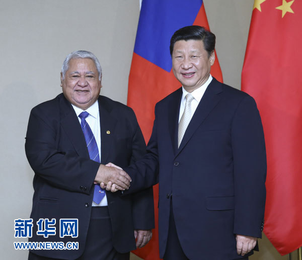 11月22日，中國國家主席習近平在斐濟楠迪會見薩摩亞總理圖伊拉埃帕。 新華社記者姚大偉攝