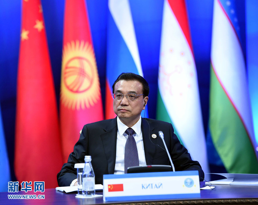 12月15日，中國國務(wù)院總理李克強(qiáng)在阿斯塔納出席上海合作組織成員國政府首腦理事會第十三次會議。 新華社記者 饒愛民 攝