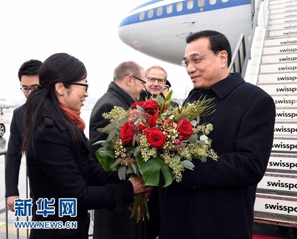 1月20日，中國國務院總理李克強抵達瑞士蘇黎世，出席達沃斯世界經濟論壇年會并對瑞士進行工作訪問。 新華社記者 饒愛民 攝