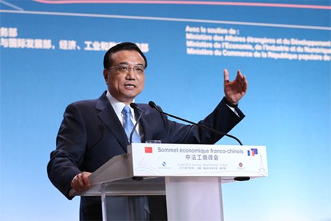 李克強總理2日在中法工商峰會演講時表示，中法建交50年來，兩國關(guān)系積累了寶貴經(jīng)驗，未來50年的中法關(guān)系將更燦爛輝煌。中國政府網(wǎng)