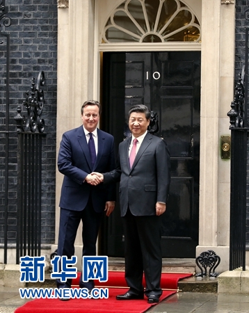 10月21日，國(guó)家主席習(xí)近平在倫敦唐寧街首相府同英國(guó)首相卡梅倫舉行會(huì)談。 新華社記者 鞠鵬 攝 