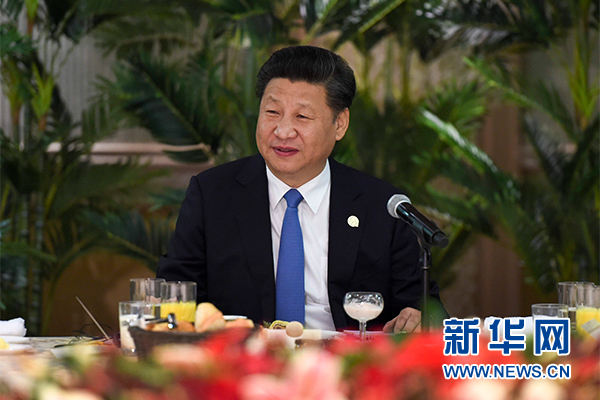 12月4日，國家主席習(xí)近平在約翰內(nèi)斯堡集體會見13位非洲國家領(lǐng)導(dǎo)人。 新華社記者 謝環(huán)馳 攝