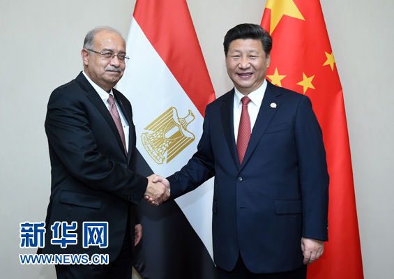 12月4日，國家主席習(xí)近平在約翰內(nèi)斯堡會(huì)見埃及總理伊斯梅爾。新華社記者 張鐸 攝 