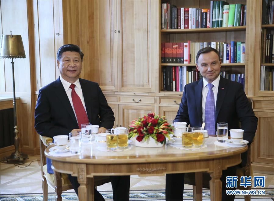 6月20日，國(guó)家主席習(xí)近平在華沙同波蘭總統(tǒng)杜達(dá)舉行會(huì)談。新華社記者蘭紅光攝 