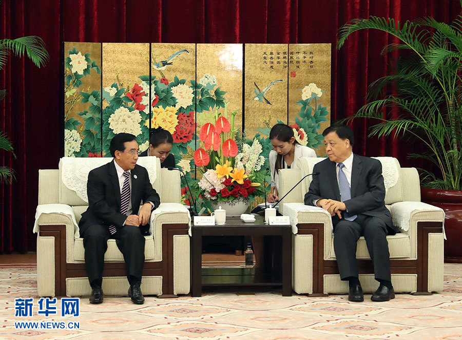 6月11日，中共中央政治局常委、中央書記處書記劉云山在福州會(huì)見來華出席金磚國家政黨、智庫和民間社會(huì)組織論壇的老撾人民革命黨中央政治局委員、中央書記處常務(wù)書記、國家副主席潘坎。新華社記者劉衛(wèi)兵攝