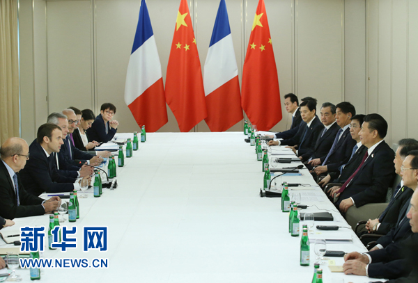 7月8日，國家主席習近平在漢堡會見法國總統(tǒng)馬克龍。新華社記者 姚大偉 攝