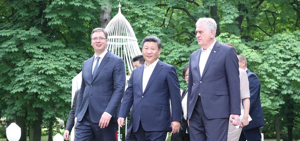 習近平出席塞爾維亞總統(tǒng)尼科利奇、總理武契奇共同舉行的午宴