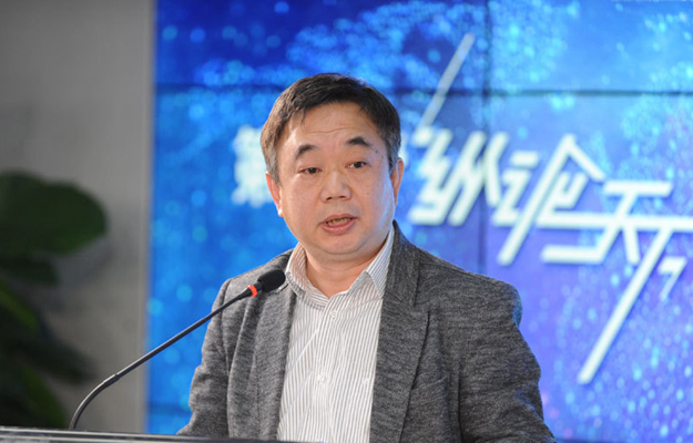 倪峰：明年看全球化，就是看中國